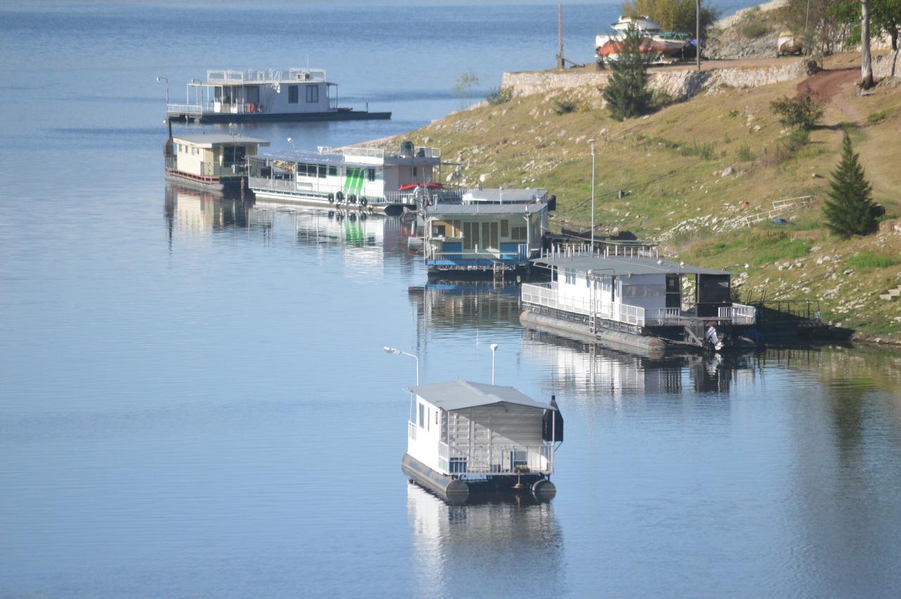 Terrazas Del Lago Cabra Corral Dış mekan fotoğraf